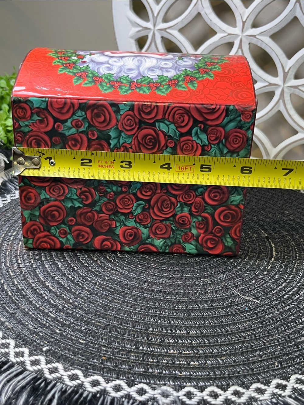 The Lindy Bowman Festive Red Santa Wreath Box With Two Beautiful Gourd Ornaments - Picture 14 of 16
